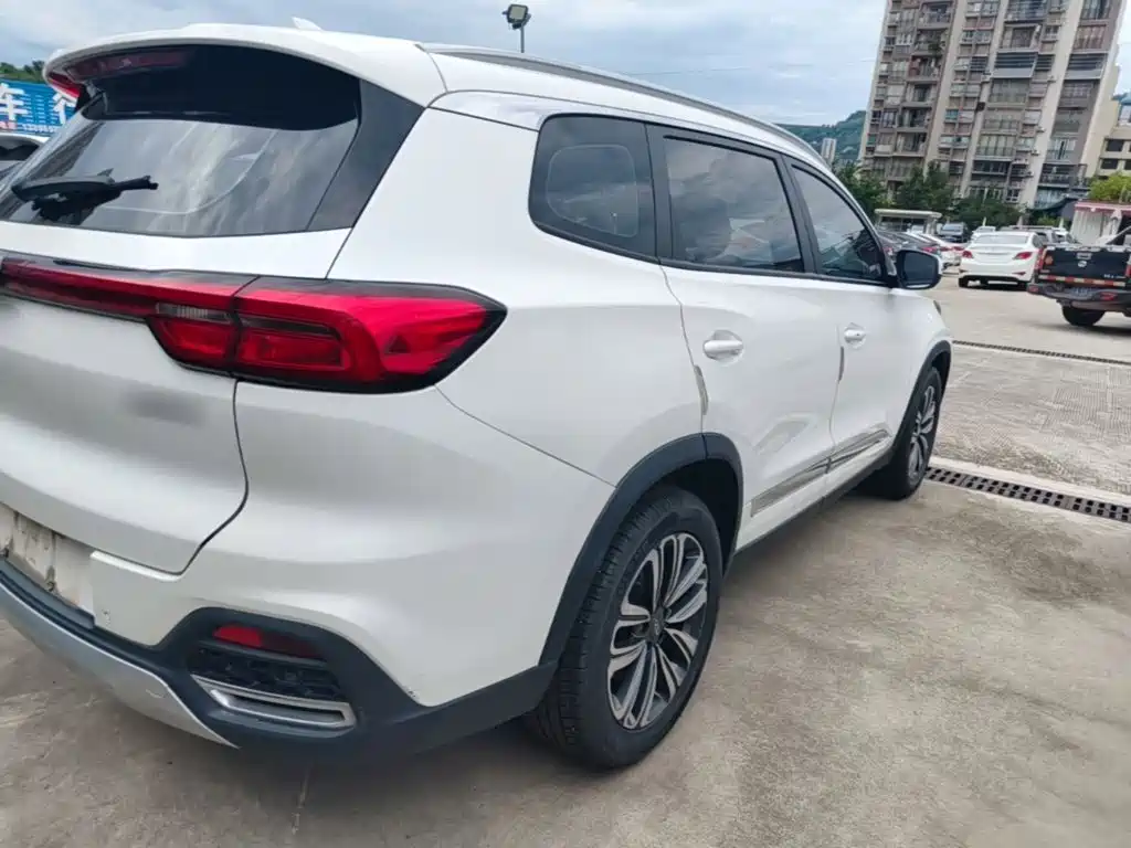 Chery Tiggo 8 — фото 8
