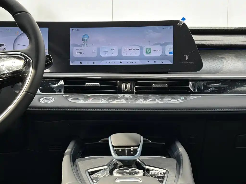 Chery Tiggo 8 PRO NEV — фото 32