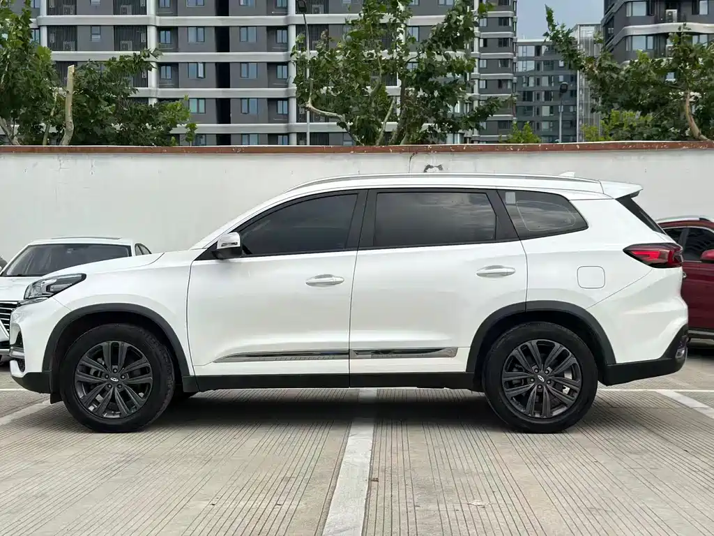 Chery Tiggo 8 — фото 10