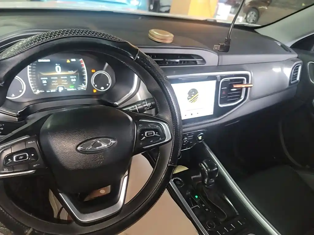 Chery Tiggo 8 — фото 10