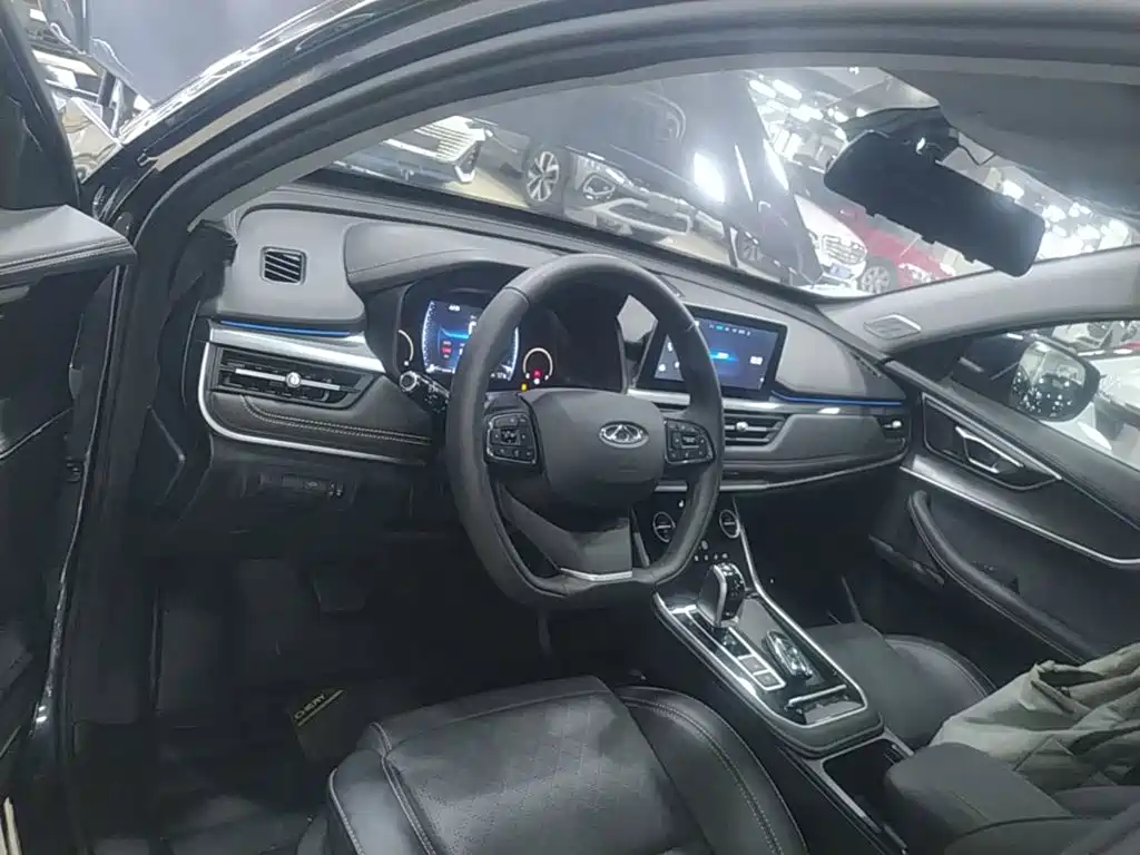 Chery Tiggo 8 — фото 10