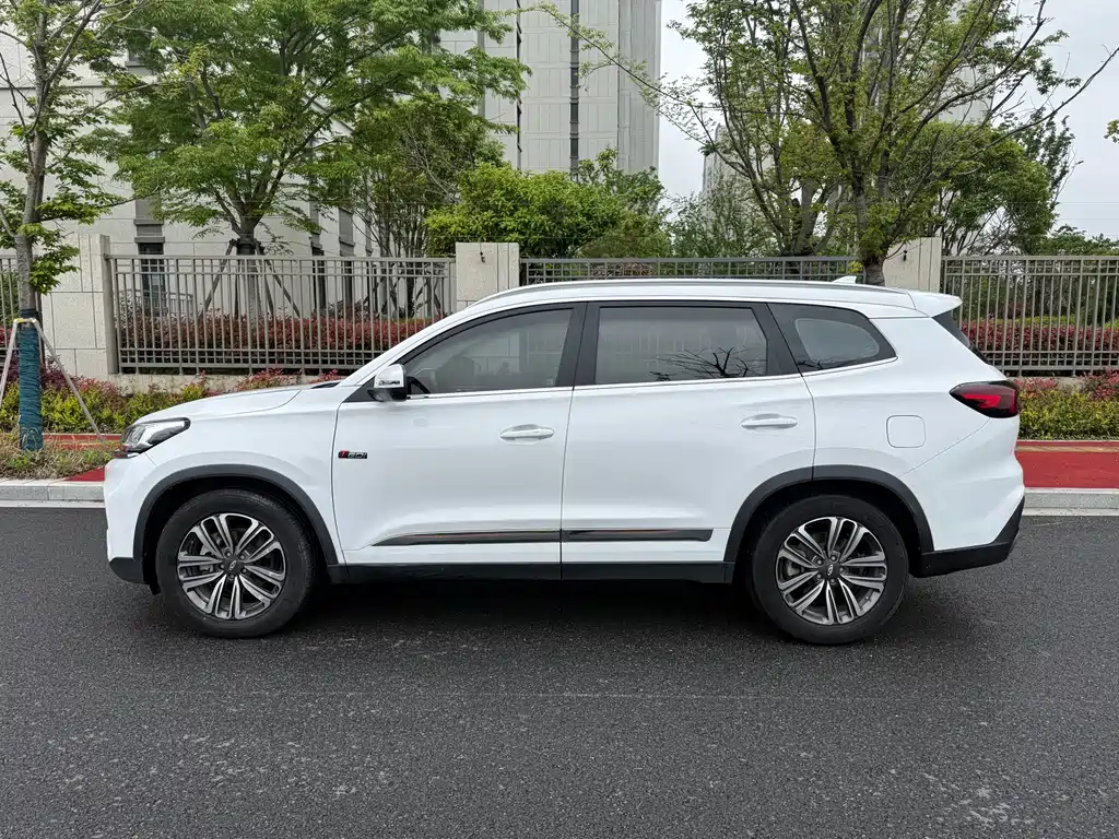 Chery Tiggo 8 — фото 4