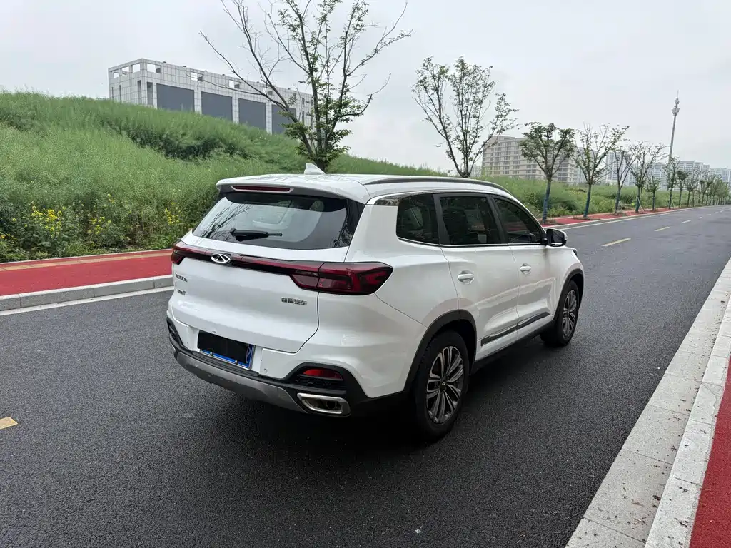 Chery Tiggo 8 — фото 8