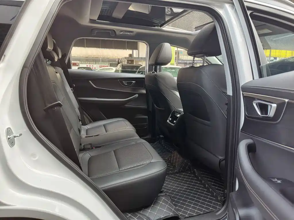 Chery Tiggo 8 — фото 15