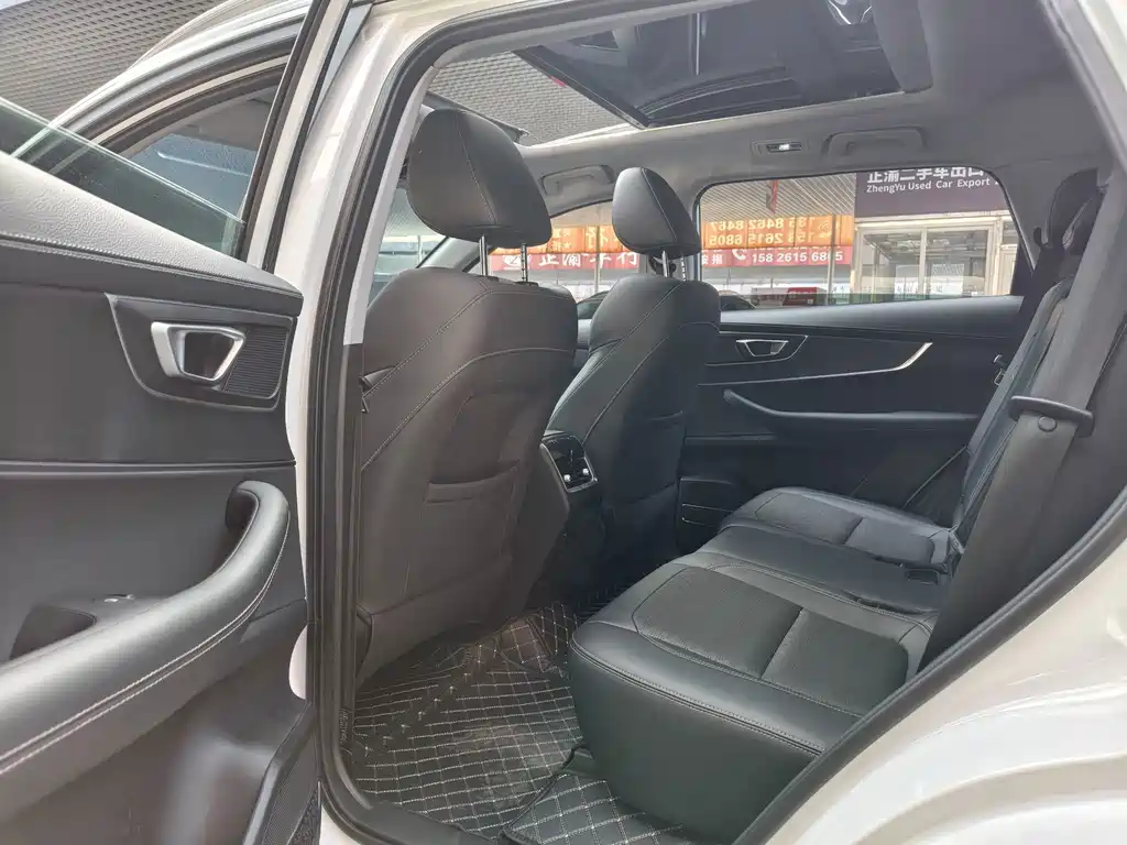 Chery Tiggo 8 — фото 10