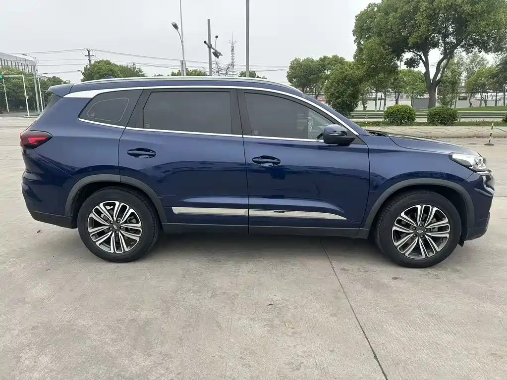 Chery Tiggo 8 — фото 4