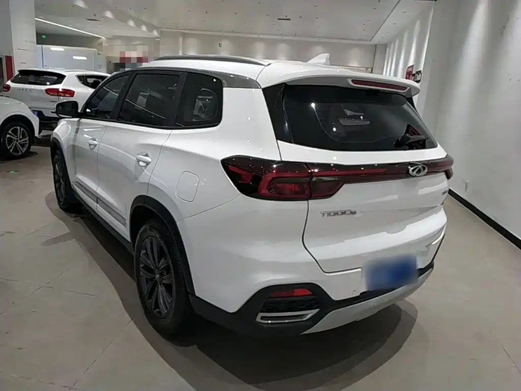 Chery Tiggo 8 — фото 5