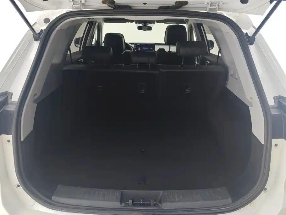 Chery Tiggo 8 — фото 4