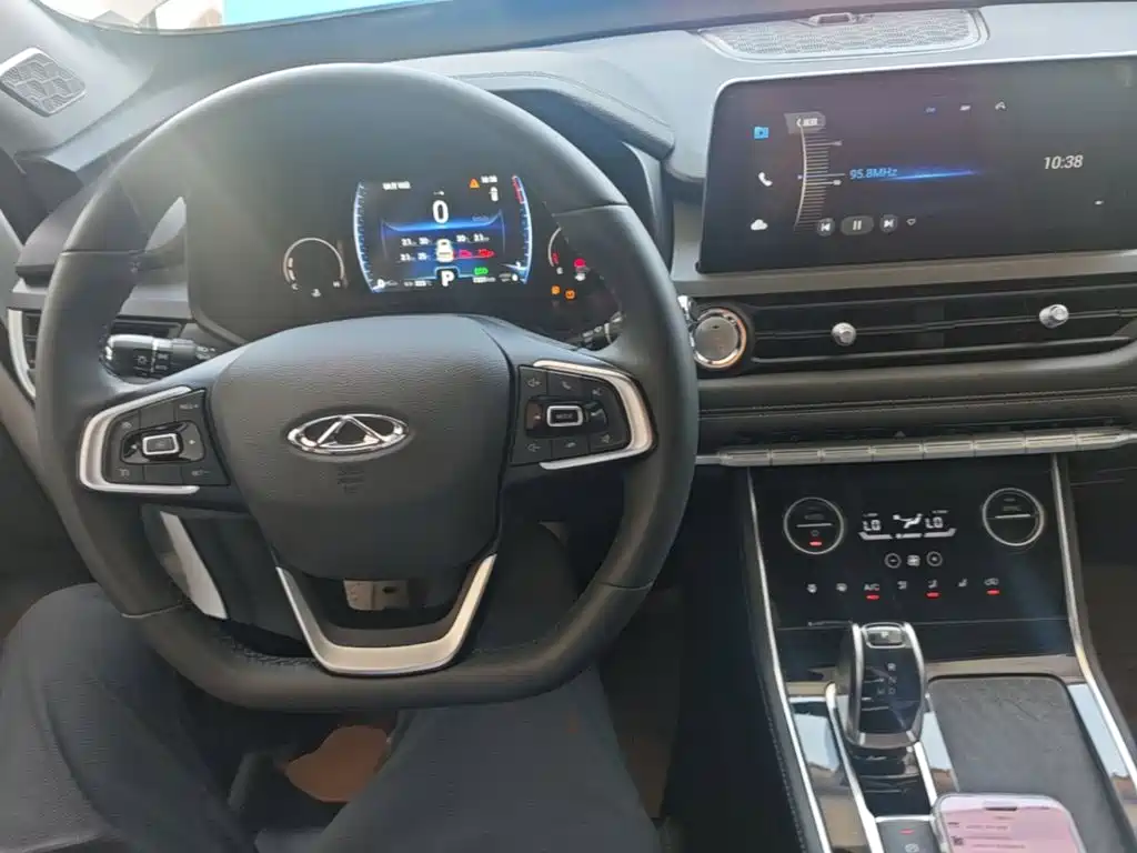 Chery Tiggo 8 — фото 10