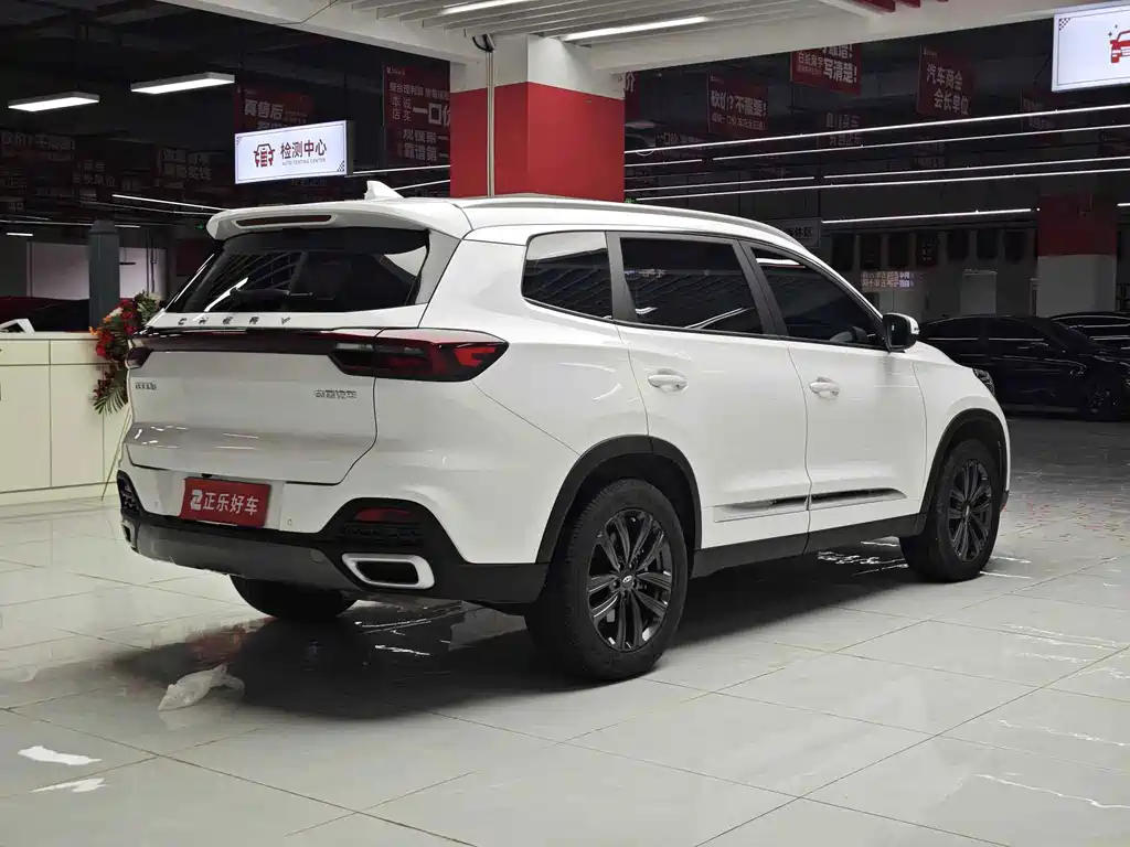 Chery Tiggo 8 — фото 10