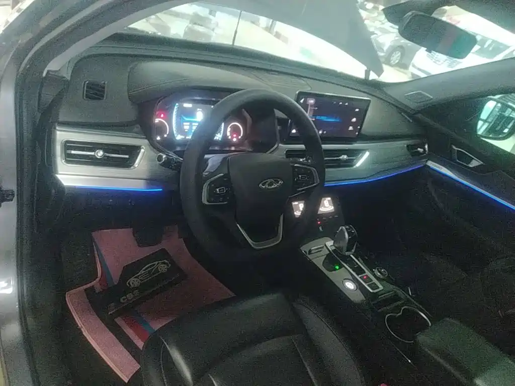 Chery Tiggo 8 — фото 10