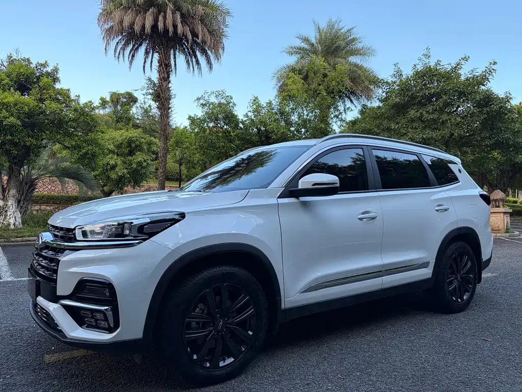 Chery Tiggo 8 — фото 3