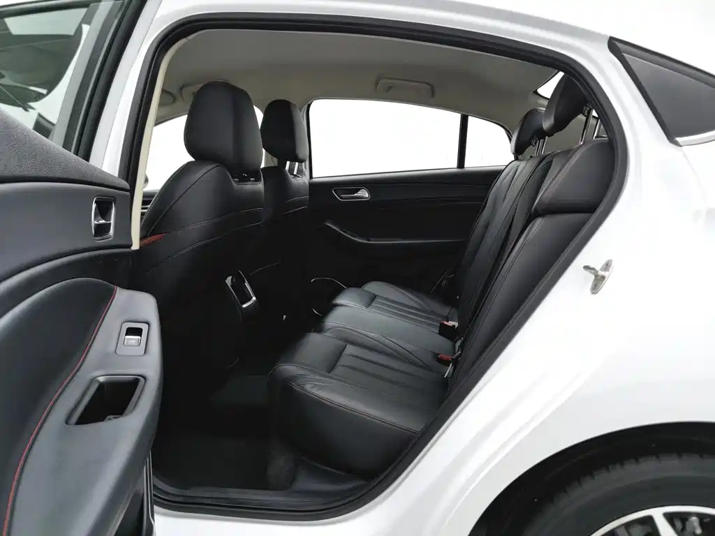 Chery Arrizo 5 PLUS — фото 15