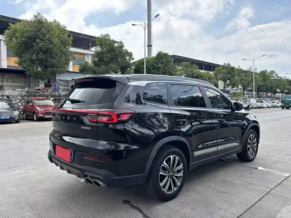 Chery Tiggo 8 — фото 7