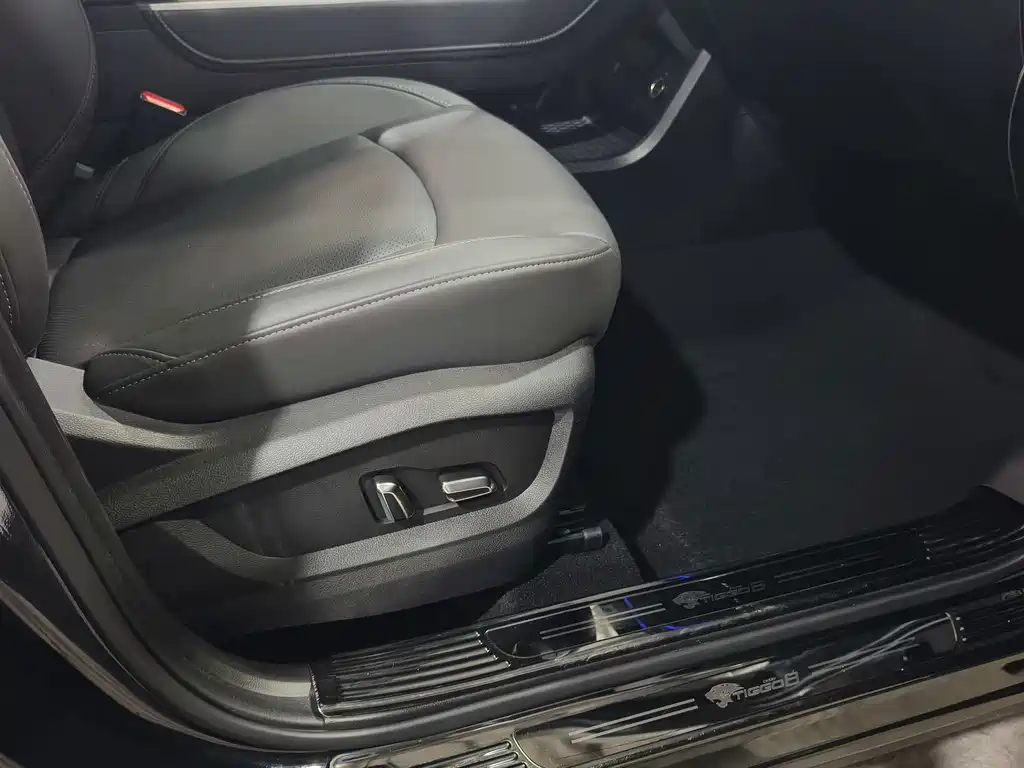 Chery Tiggo 8 — фото 10