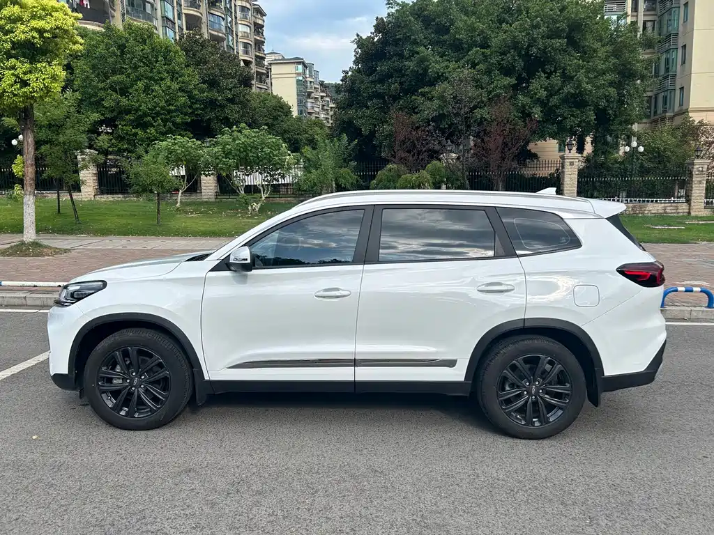 Chery Tiggo 8 — фото 4