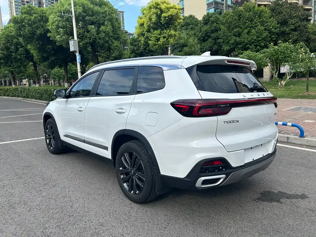 Chery Tiggo 8 — фото 5