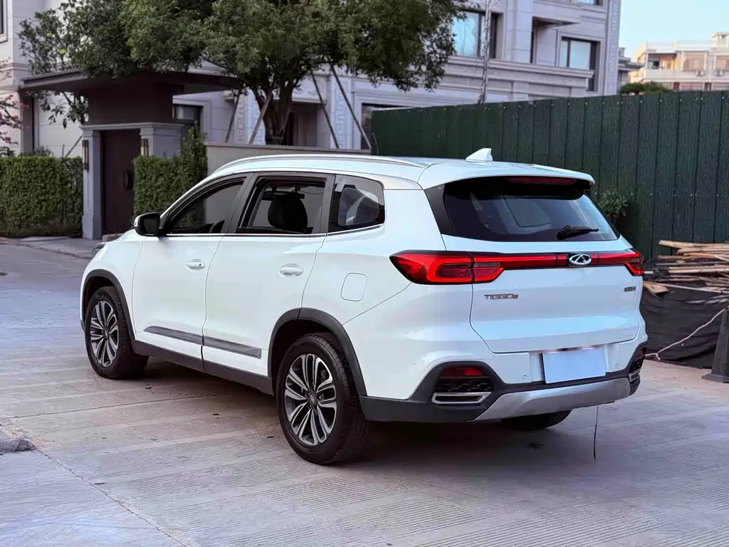 Chery Tiggo 8 — фото 9