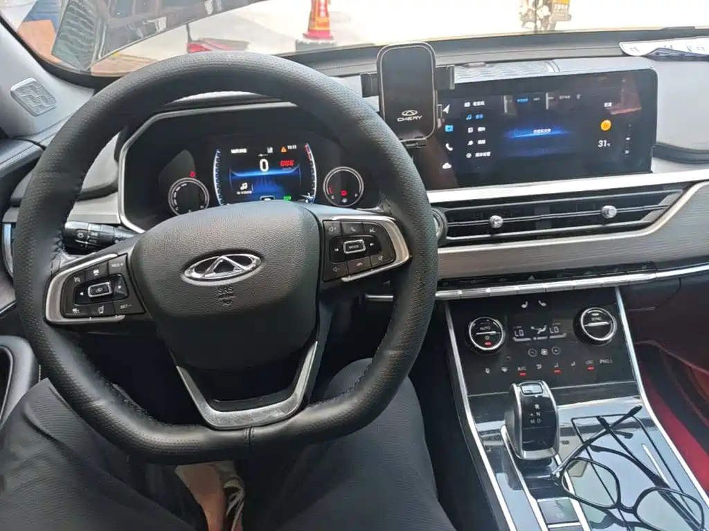 Chery Tiggo 8 — фото 10