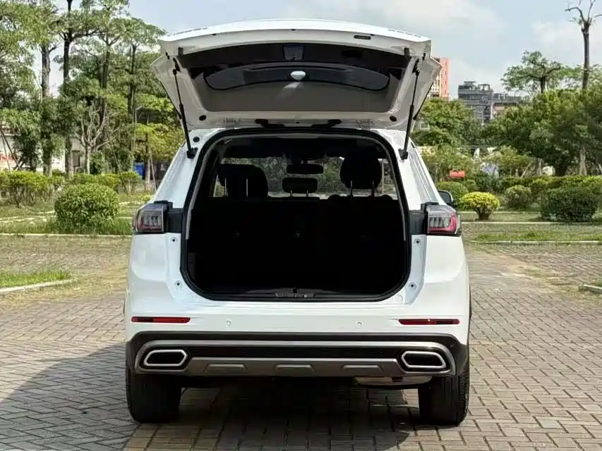 Chery Tiggo 8 — фото 10