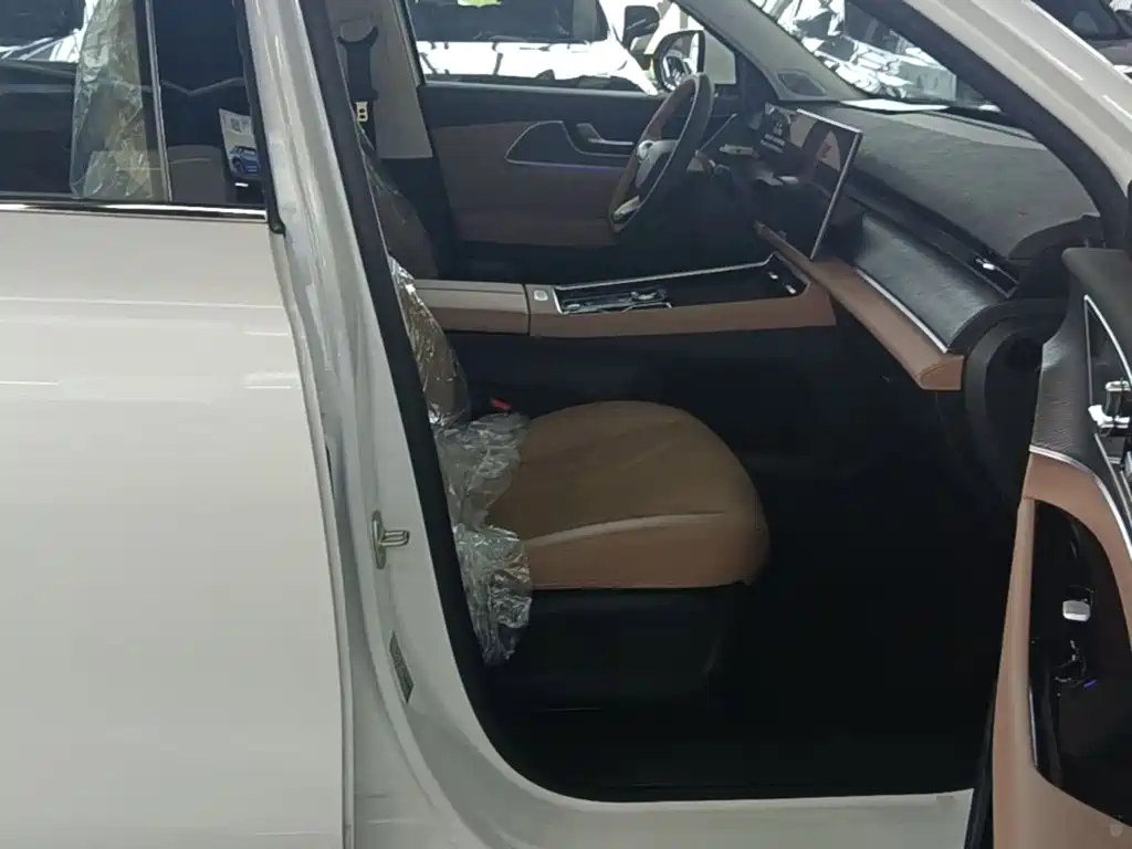 Chery Tiggo 8L — фото 25