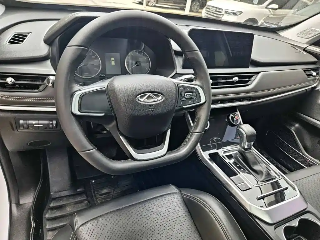 Chery Tiggo 8 — фото 13
