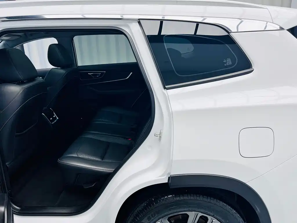 Chery Tiggo 8 — фото 23