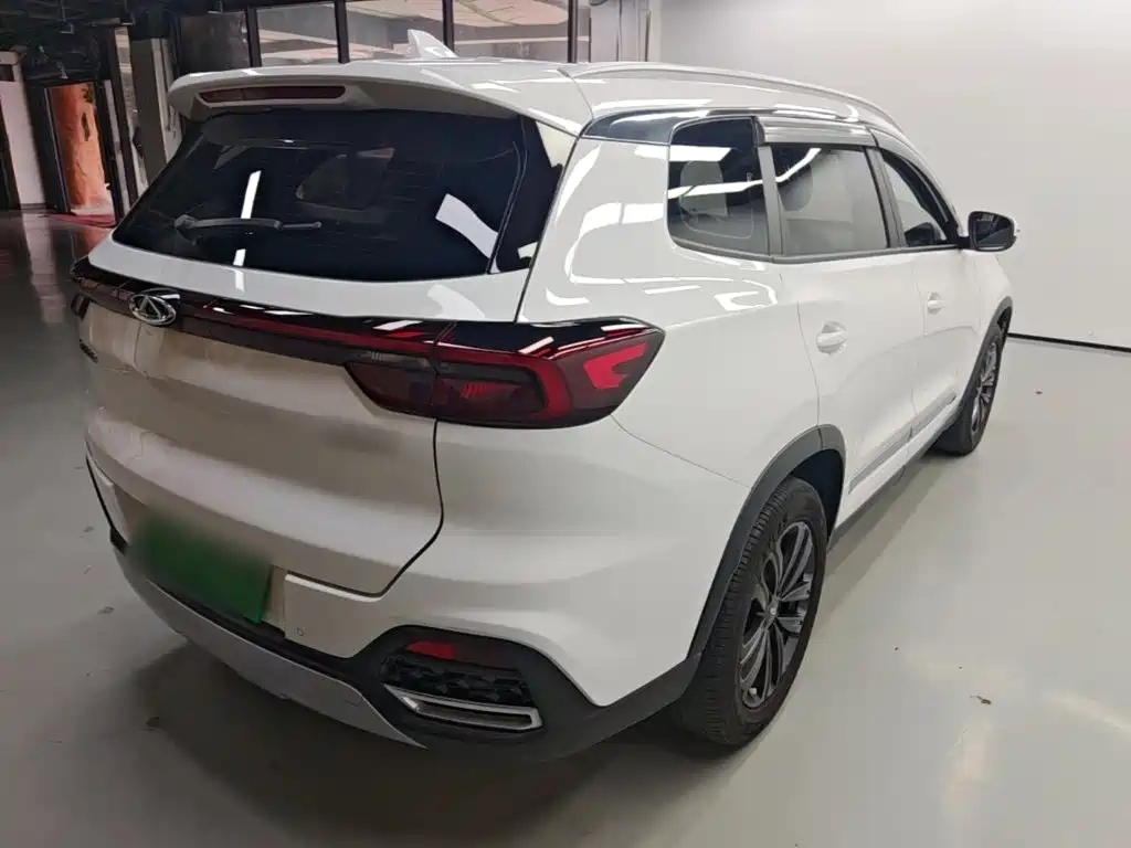 Chery Tiggo 8 — фото 5