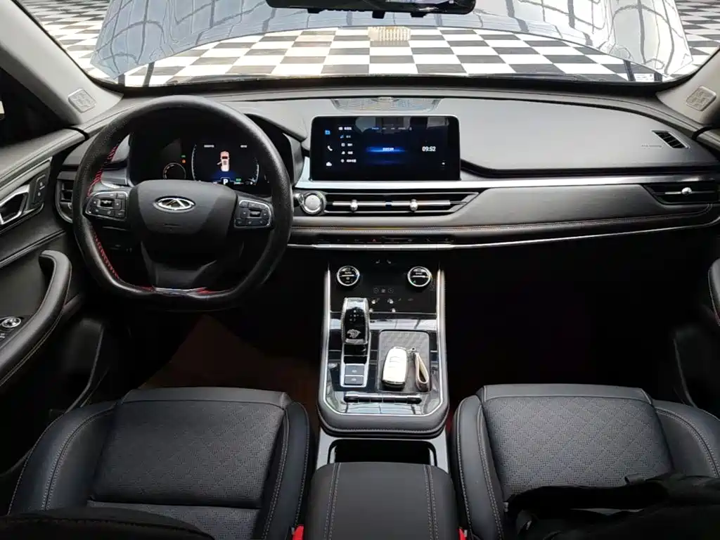 Chery Tiggo 8 — фото 10