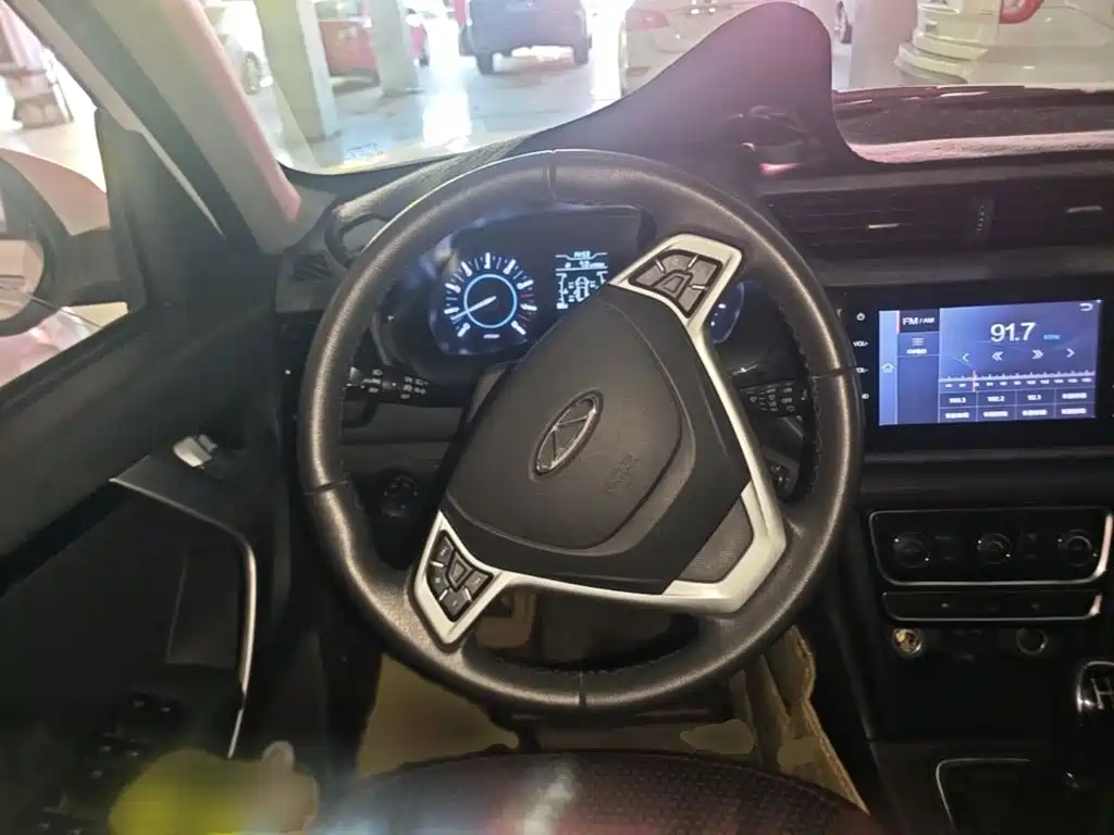 Chery Tiggo 3 — фото 3