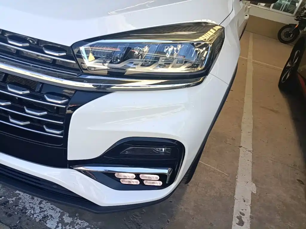 Chery Tiggo 8 — фото 24