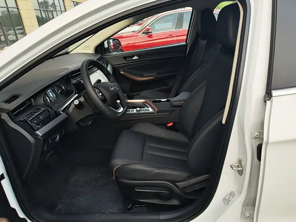 Chery Arrizo 5 PLUS — фото 15