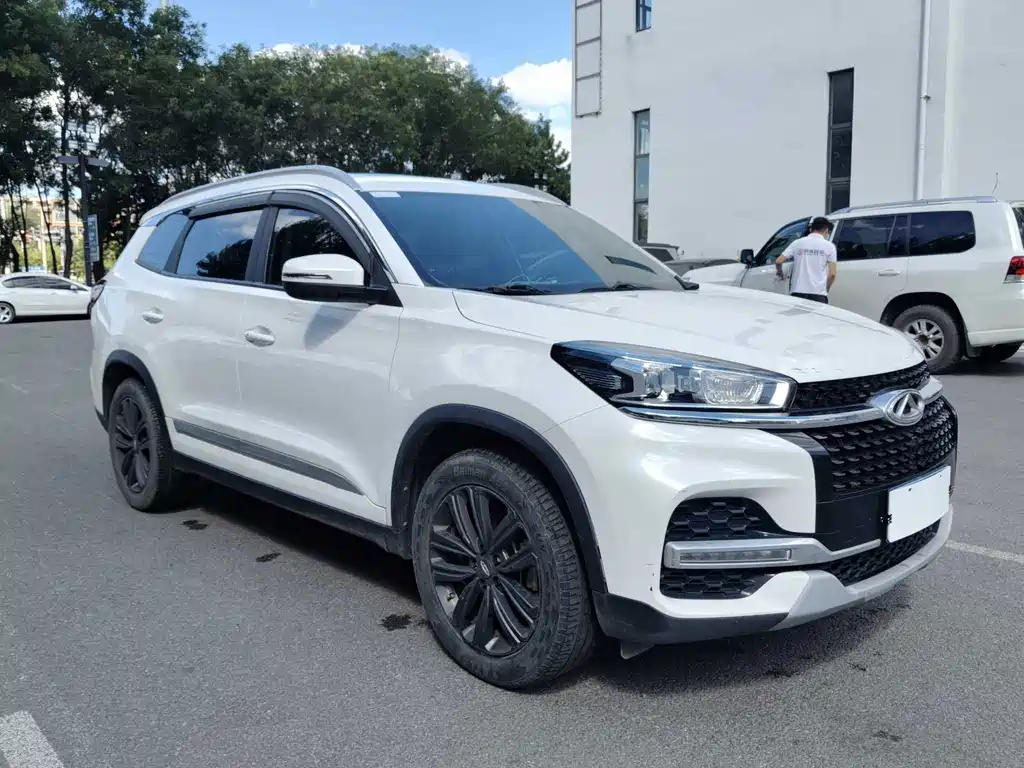 Chery Tiggo 8 — фото 3