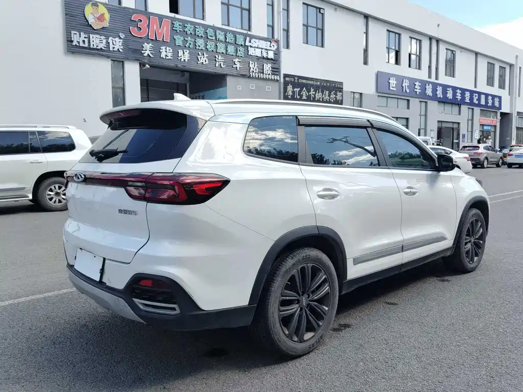 Chery Tiggo 8 — фото 4