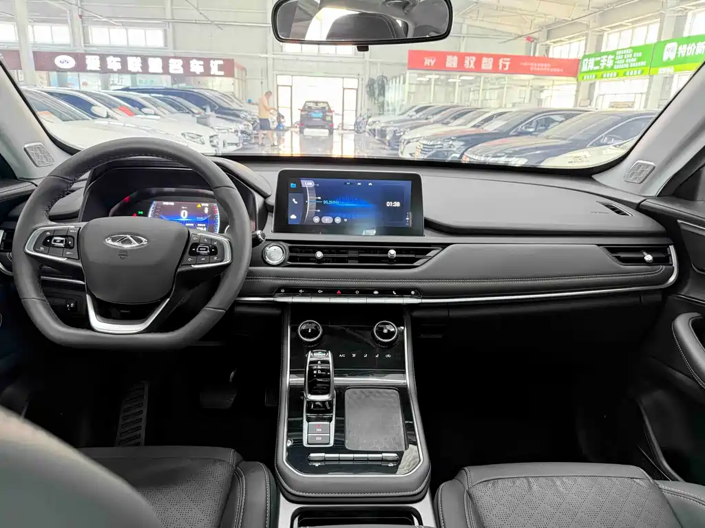 Chery Tiggo 8 — фото 15