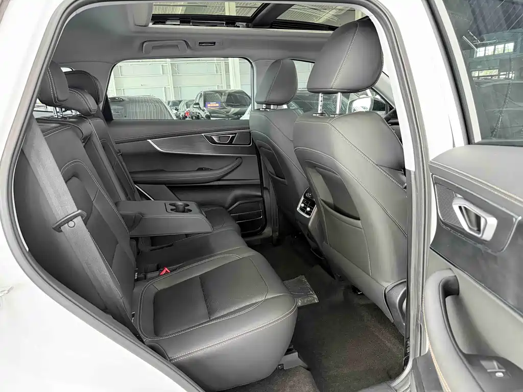 Chery Tiggo 8 — фото 17