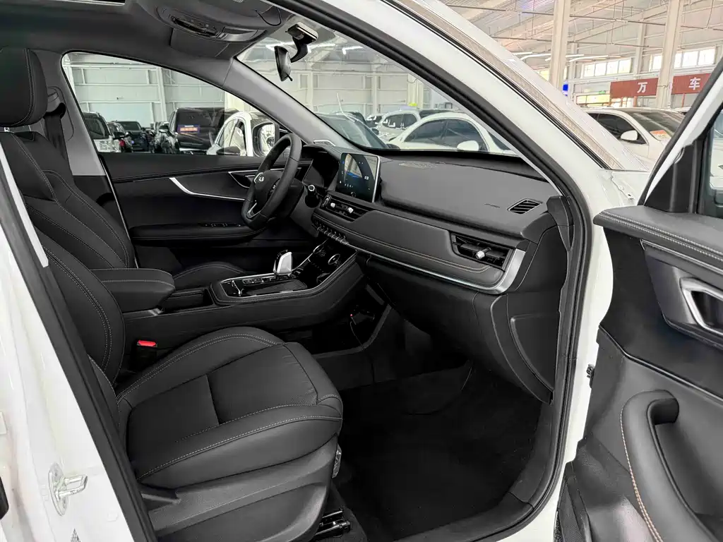Chery Tiggo 8 — фото 18