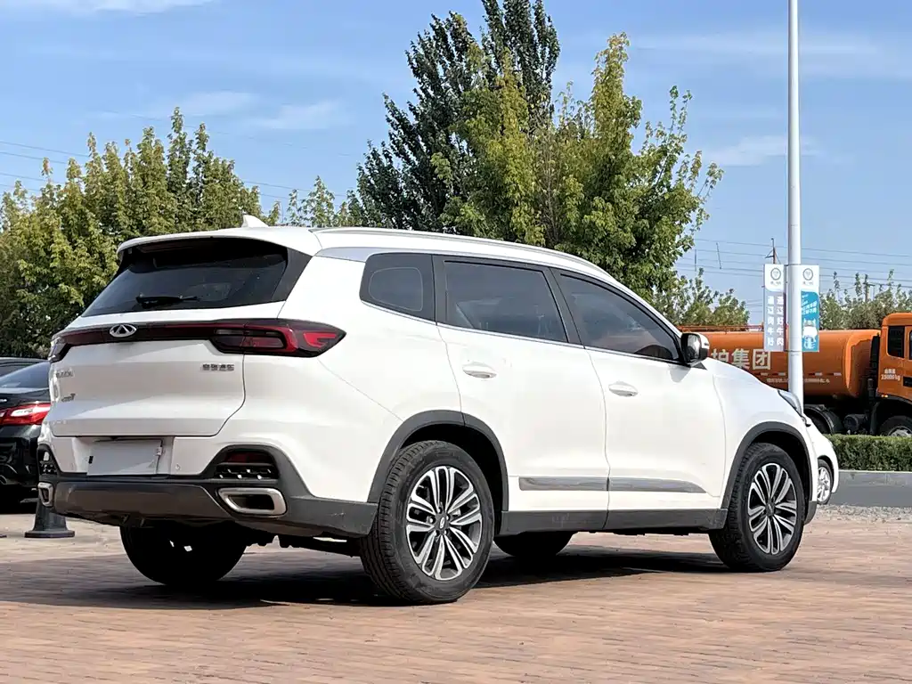 Chery Tiggo 8 — фото 6
