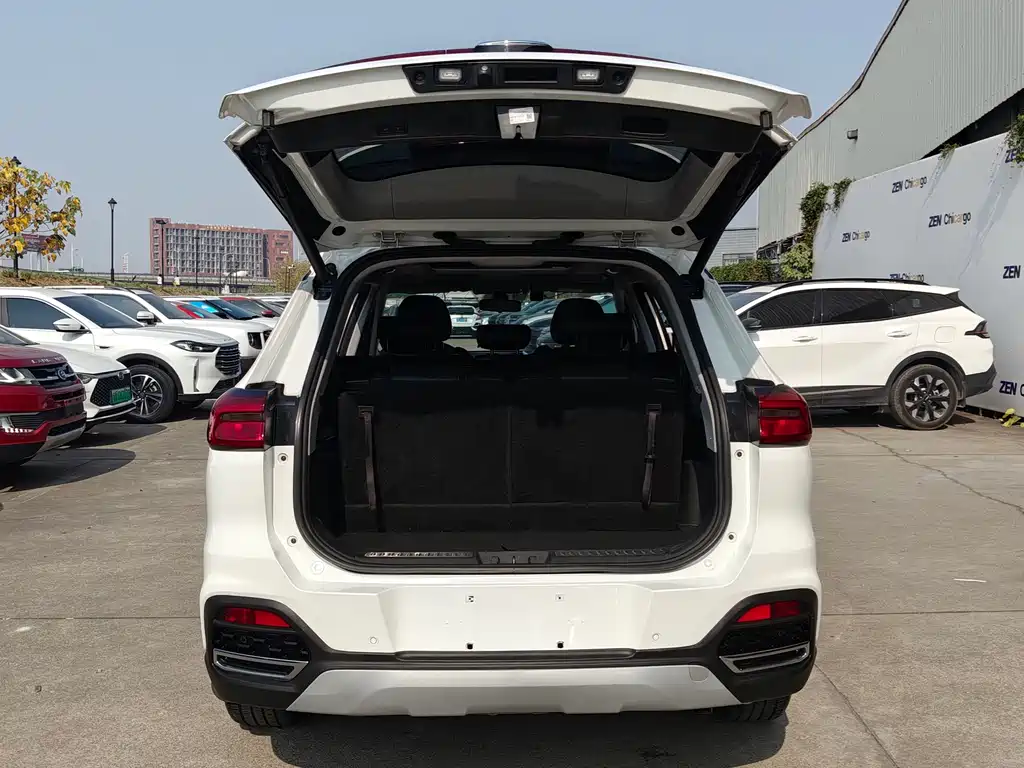 Chery Tiggo 8 — фото 17