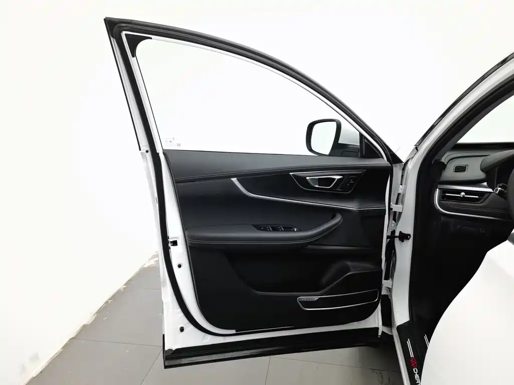 Chery Tiggo 8 — фото 8