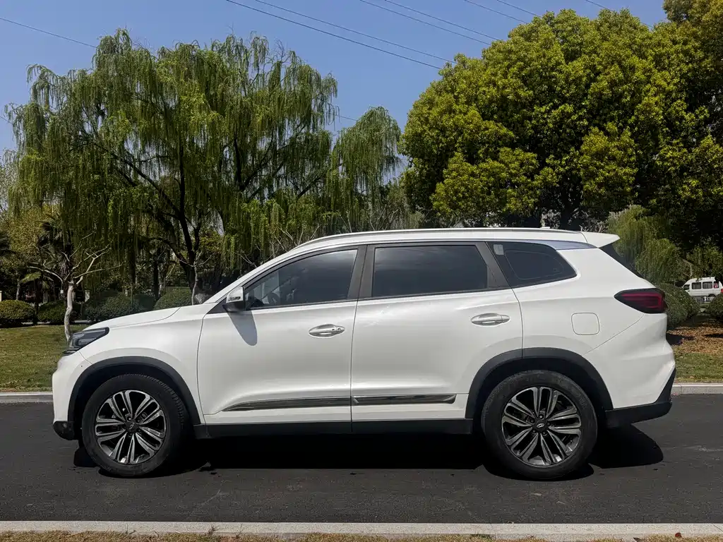 Chery Tiggo 8 — фото 4
