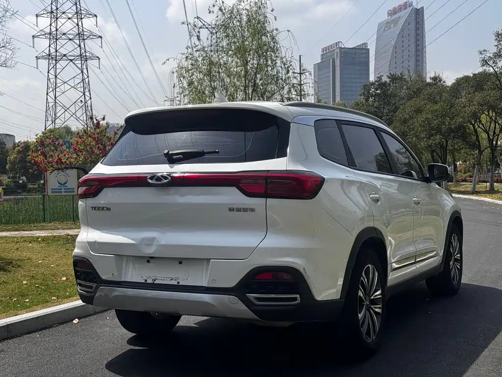 Chery Tiggo 8 — фото 7