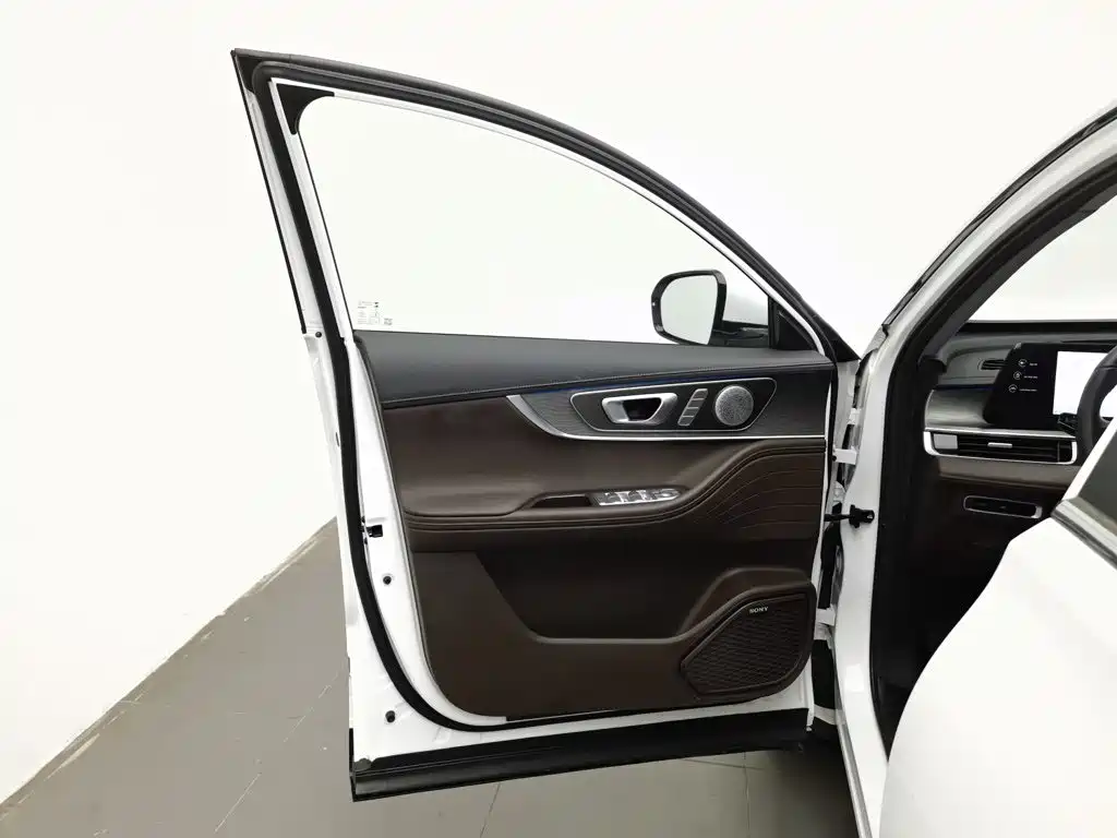 Chery Tiggo 8 PRO — фото 8