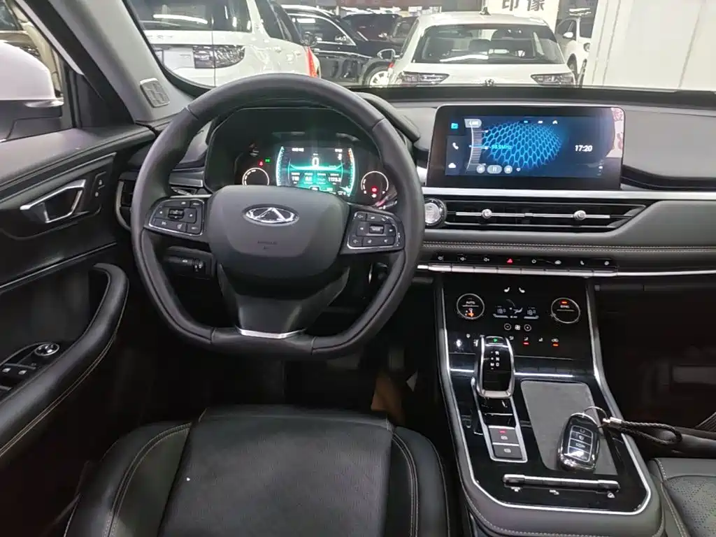 Chery Tiggo 8 — фото 13