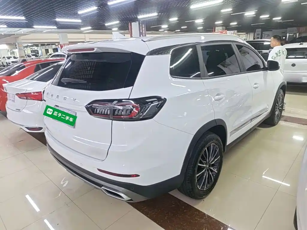 Chery Tiggo 8 — фото 7