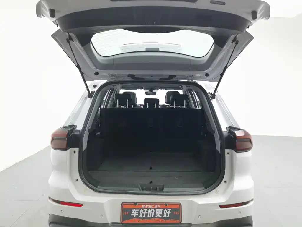 Chery Tiggo 8 — фото 16