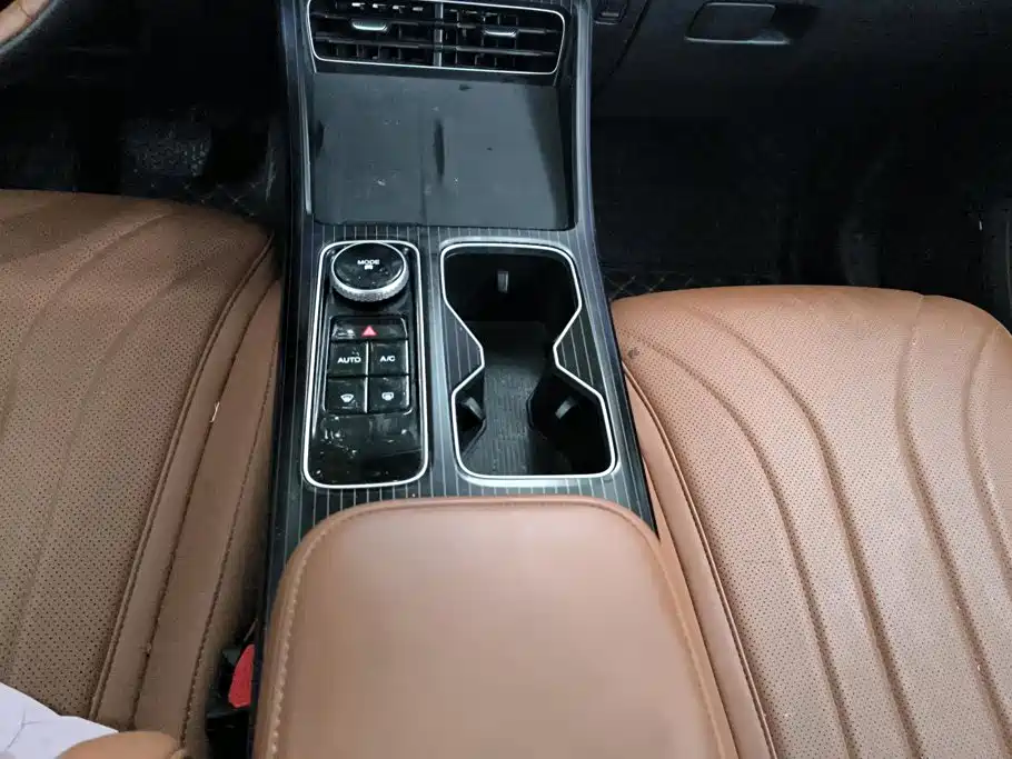 Chery Tiggo 8 — фото 16