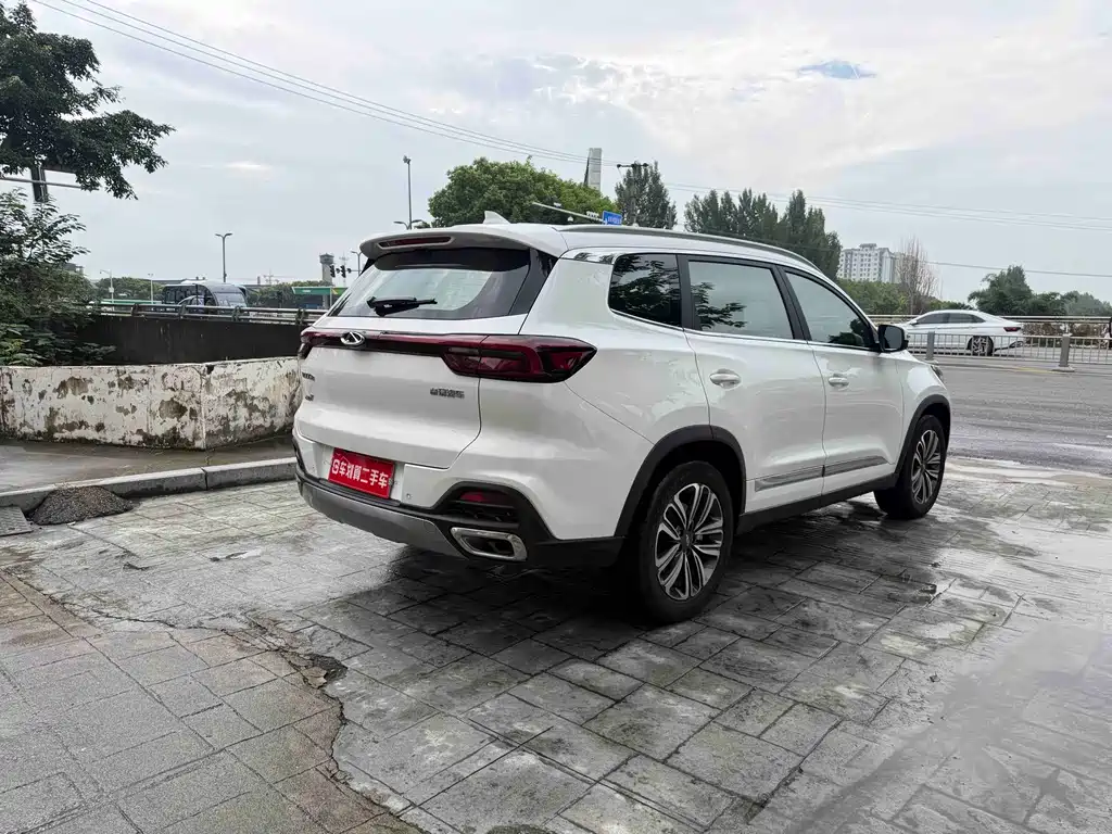Chery Tiggo 8 — фото 13