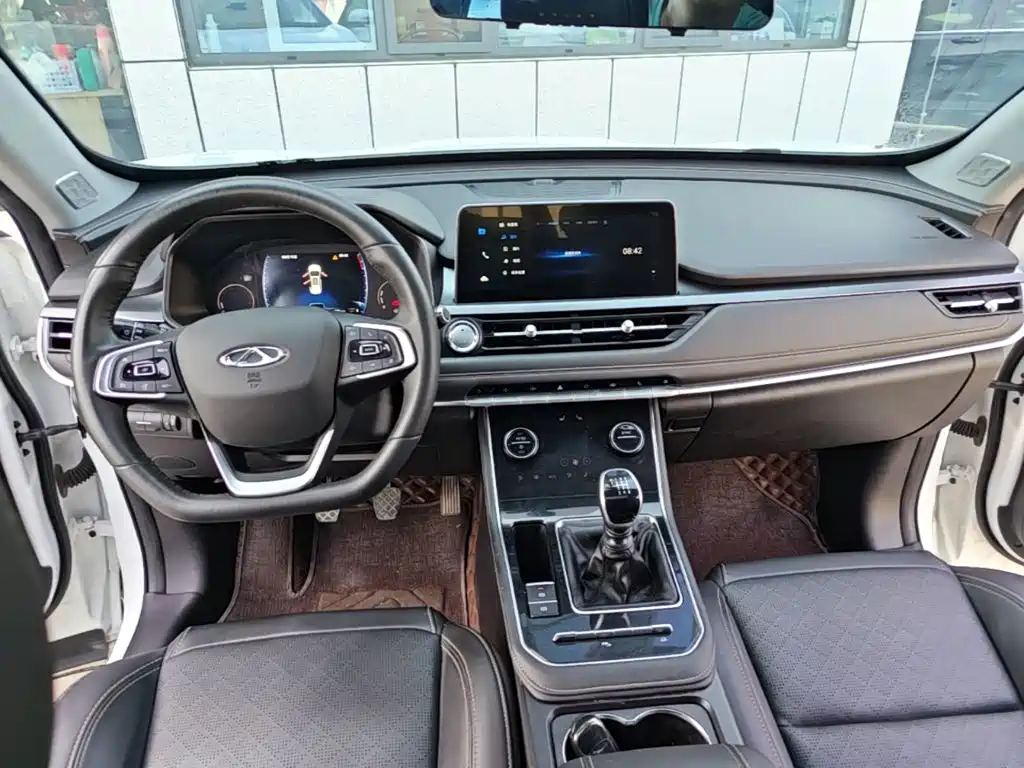 Chery Tiggo 8 — фото 10
