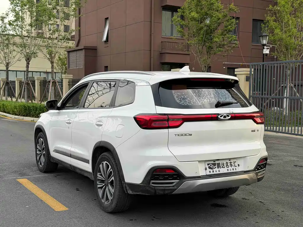 Chery Tiggo 8 — фото 7